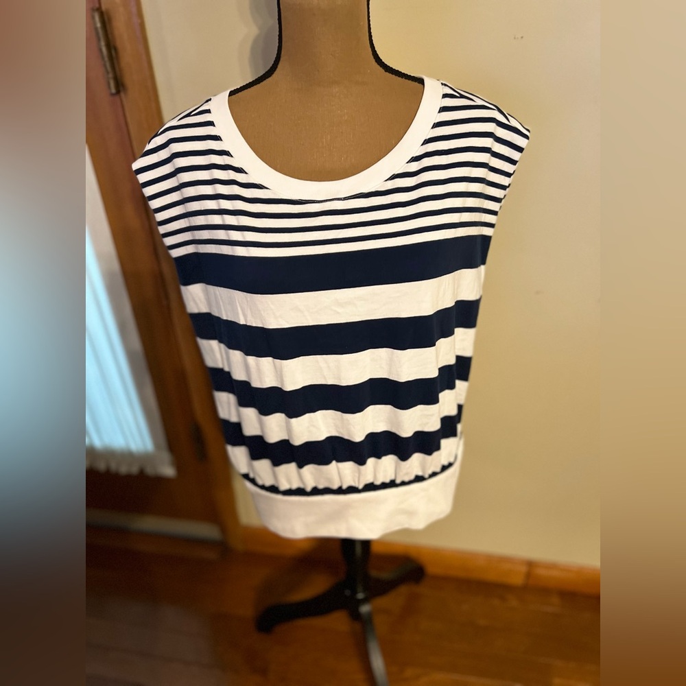 NWT/ LOFT Striped Sleeveless Top - Navy and White, Nice fabric, Size XL